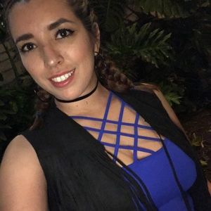 Meet your Posher, Cassandra